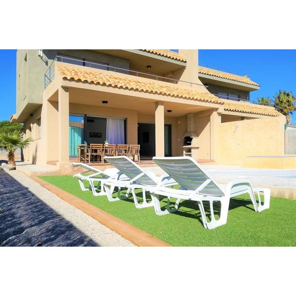 Maison De Vacances à Calafat à Partir De 240€ Par Nuit-image