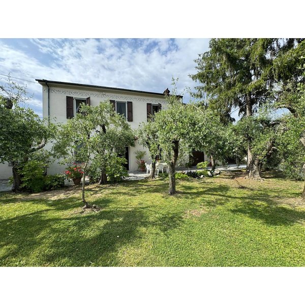 Maison De Vacances à Versilia à Partir De 172€ Par Nuit-image