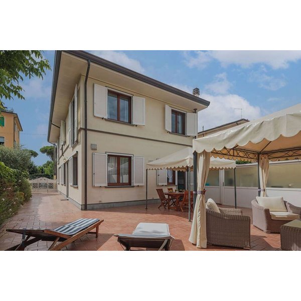 Maison De Vacances à Versilia à Partir De 199€ Par Nuit-image