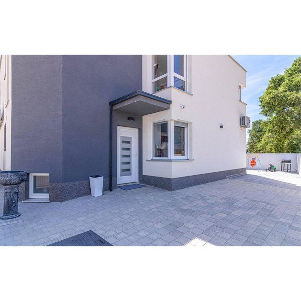 Maison De Vacances à LižNjan à Partir De 214€ Par Nuit-image