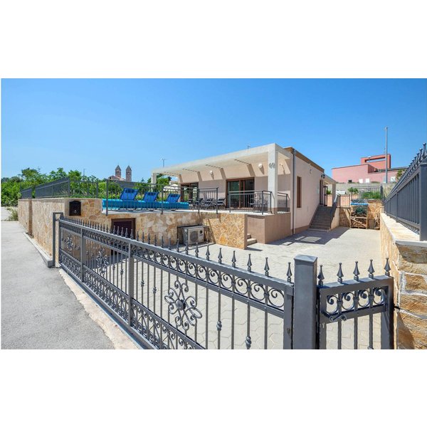Maison De Vacances à Dugopolje à Partir De 264€ Par Nuit-image