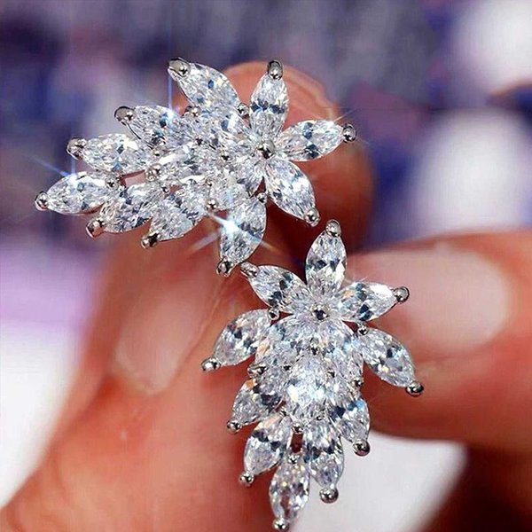 Huitan Pendientes De Tuerca De Circonita CúBica Brillante Para Mujer Preciosos Accesorios De Moda Para Fiesta De Boda Para Mujer Nueva JoyeríA Brown-image