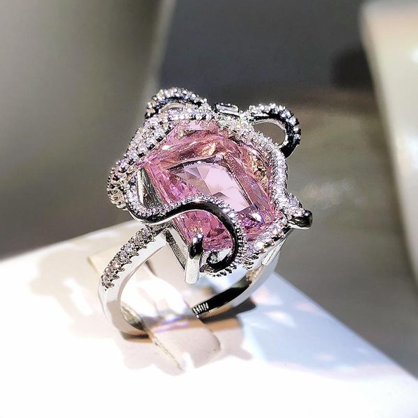 Anillo De Zafiro Rosa De Temperamento CláSico Anillo De GeometríA Con Circonita Micro-Engastada JoyeríA De Moda Para Damas Fiesta De Boda Regalo Resizable-image