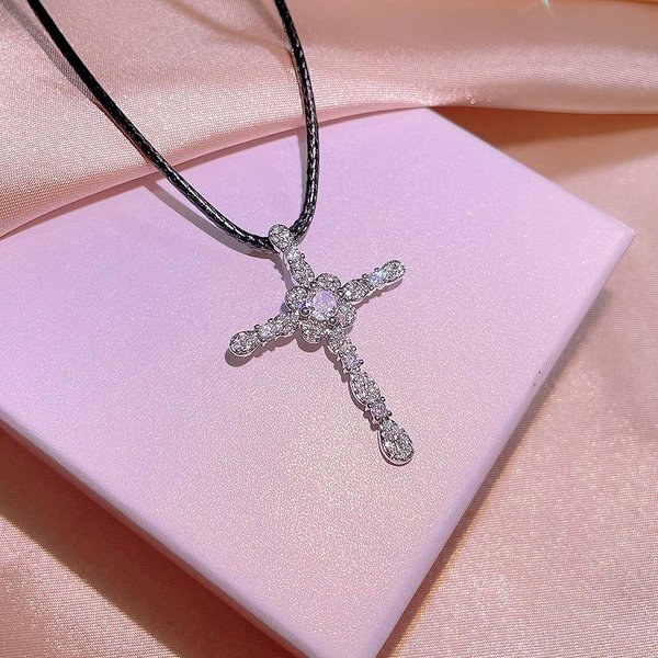 Collar De Cruz Para Mujer Con DiseñO Nicho Cadena De ClavíCula Personalizada Colgante Simple De Temperamento Adornos-image