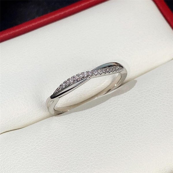 Huitan Anillo De Mujer De DiseñO Contratado A La Moda Con Circonita CúBica Blanca Brillante, JoyeríA Llamativa Para Fiesta De Boda Y Uso Diario 6 Gray-image