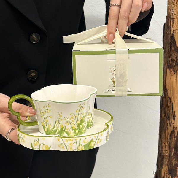 Taza De Café De CeráMica Con DiseñO Retro FrancéS Y Juego De Platillo Exquisita Taza De Lujo Ligero De Alta Gama Y Platillo Caja De Regalo Souvenir 400-500Ml Beige-image