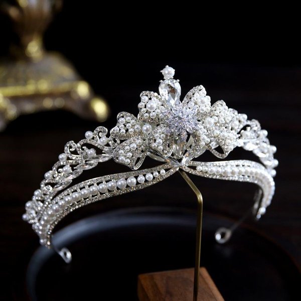 Corona De Novia Tiara Estilo Hepburn Barroco Nuevo Lazo Corona De CumpleañOs Retro Europeo Boda-image