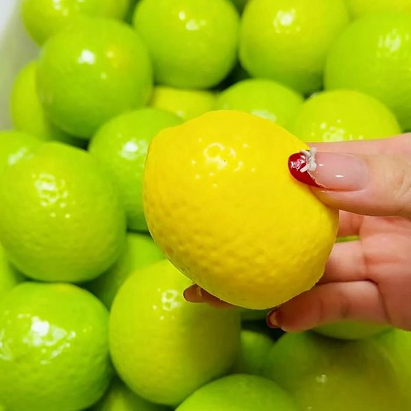 Nowa RęCznie Robiona ChrupiąCa Cytrynowa PiłEczka Antystresowa ŚCiskana Zabawka ZmieniająCa Kolor Mango MięKka PiłEczka Fidget Zabawka Sensoryczna Asmr Do Redukcji Stresu Prezent-image
