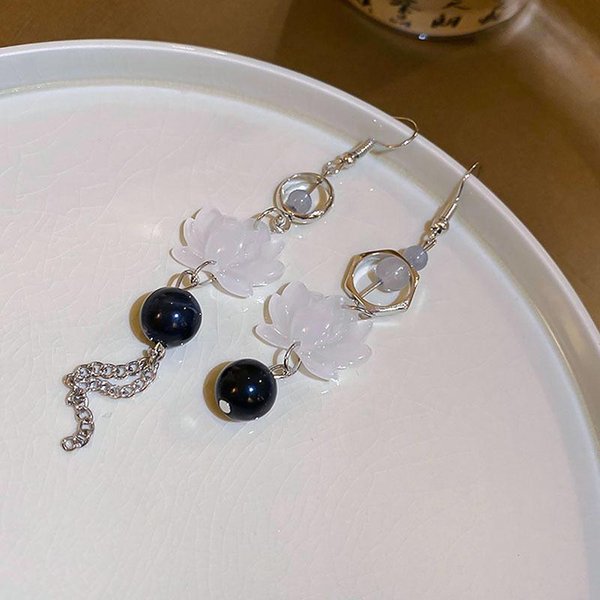 1 Par De Pendientes De Loto ÚNicos Y Exquisitos Pendientes De BotóN Colgantes Florales AsiméTricos Elegantes Para Mujer Accesorios De JoyeríA Vintage Gray-image