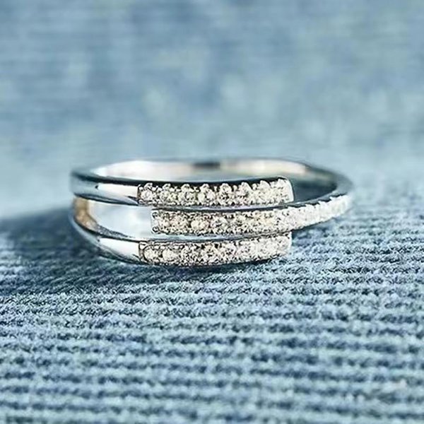 Huitan Anillos Brillantes Multicapa Con Circonita CúBica De Cristal Trendy Color Eternidad JoyeríA De Boda Amuletos Accesorios Para Mujer Resizable-image