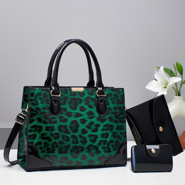 Bolso Nuevo Estampado Leopardo Gran Capacidad Mori MOE Estilo Extranjero Bolso De Hombro Alto Nivel De Apariencia Tacto De Cuero Brillante Bolso Tote . Black-image