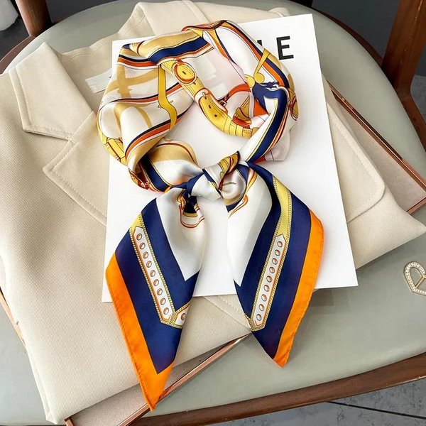 Luksusowy Design Cienki Jedwabny Kwadratowy Szalik Damski Z ŁAńCuszkowym Wzorem Foulard Zawiastka Pani MięKki Satynowy Opaska Do WłOsóW Nakrycie GłOwy HidżAb WstążKa Do Torebki Prezent One Size White-image
