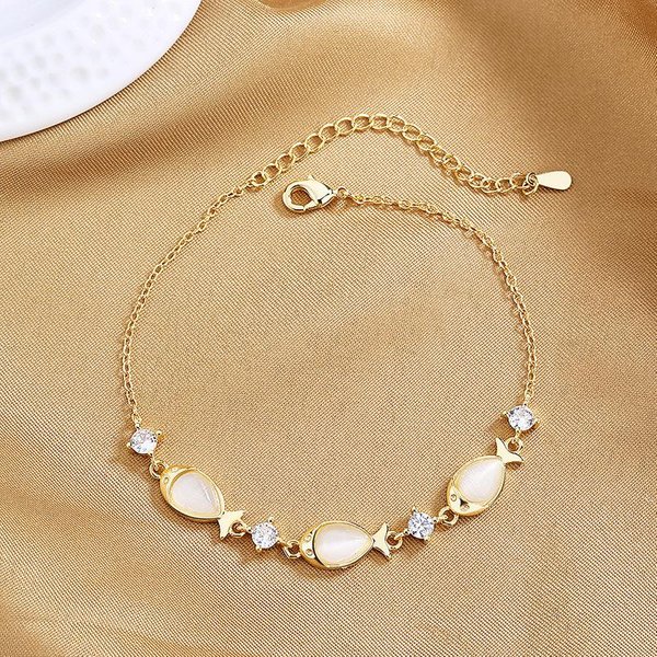 Nueva Moda Temperamento ÓPalo Pulsera Pez PequeñO Femenina Ins Viento FríO DiseñO Nicho Simple JoyeríA Para Novias Sentido De Alta Gama Beige-image