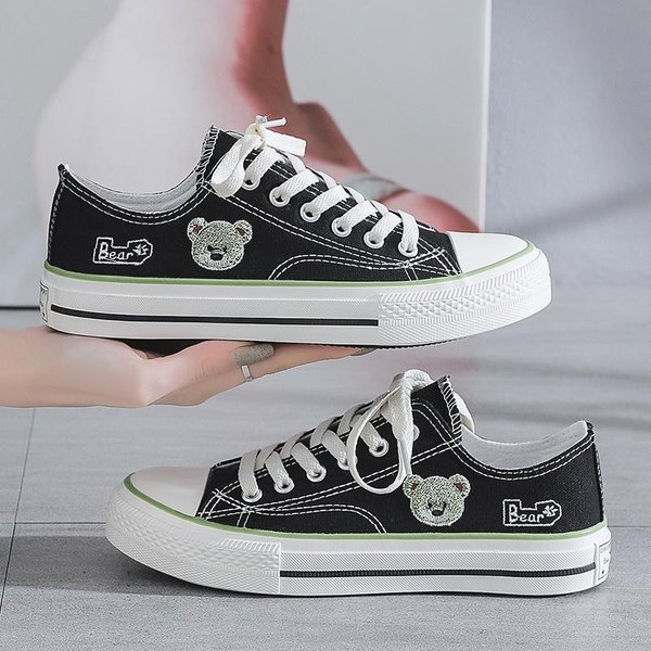 Zapatos De Lona Bajos Nuevos De Primavera Con Estampado De Oso Transpirables Para Estudiantes Combinan Con Todo Suela Plana Zapatos De Moda Ins 40-image