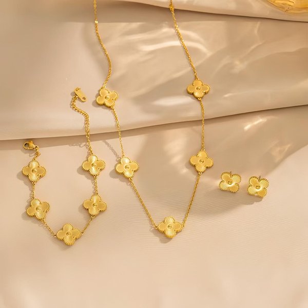 Set Popular De TréBol De Cuatro Hojas De 13 Mm Acero De Titanio No Se Desvanece Conjunto De Collar, Pendientes Y Pulsera 18K-image