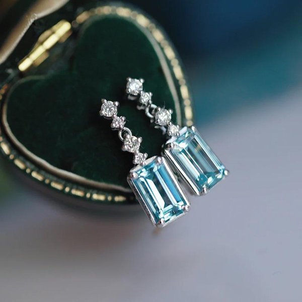Huitan Temperament Sky Blue Cubic Zirconia Dangle Kolczyki Dla Kobiet Kolor Eleganckie Kolczyki Damskie ŚLub Luksusowa BiżUteria Gray-image