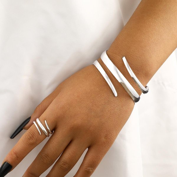 Conjunto De JoyeríA De Pulsera Y Anillo Europeo Y Grueso Para Mujer Conjunto Combinado De Pulsera Y Anillo De LíNea GeoméTrica Dorada Regalo Brown-image