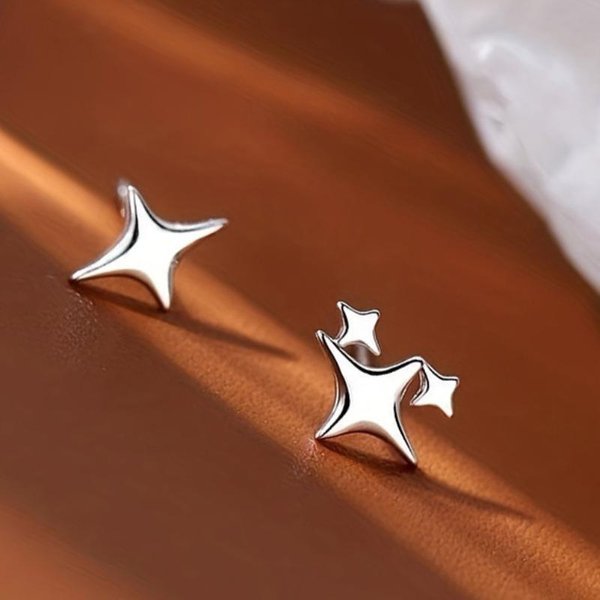 Pendientes De BotóN De Estrella AsiméTricos Para Mujer, Simples, Estilo FríO, Con Temperamento, Pendientes De Estrella De Cuatro Puntas, Pendientes Personalizados De Lujo Ligero Plata-image