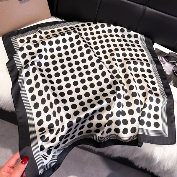 Luksusowy Kwadratowy Jedwabny Szalik 70*70Cm Z Modnym Wzorem Damska MięKka Satynowa Opaska Na WłOsy Chustka Na Szyję Krawat Opaska Na GłOwę Kobieta Szalik WstążKa Do Torebki White-image