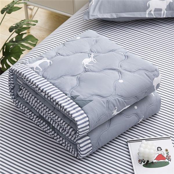 Colcha De Verano Lavada EdredóN Para Aire Acondicionado Suave Transpirable Fina Estampado De Margaritas Cubrecama Cubrecama Textiles Para El Hogar 150X200Cm Thin Quilts-image