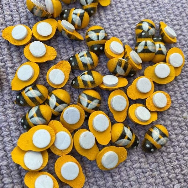 100 Szt. Drewniane Mini Dekoracje DIY PszczołA Dekoracja ŚCiany Domu Dekoracje Na PrzyjęCie Urodzinowe PszczołA Scrapbooking RęKodziełO Dekoracja Domu 100Pcs Yellow-image