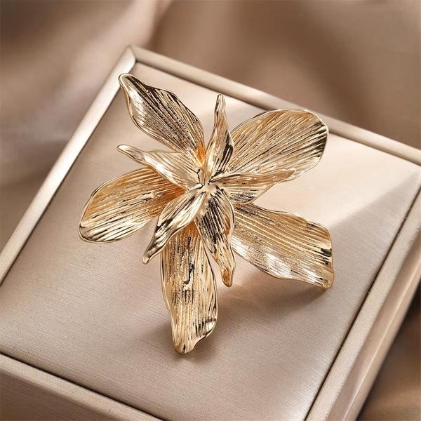 Anillo De Flor Exagerada Ftcy Para Mujer Anillo De Dedo MetáLico Punk De Doble Capa Anillo De Dedo Ajustable Accesorios De JoyeríA De Fiesta Para Mujer Beige-image