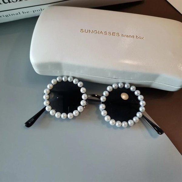 Nowe Luksusowe PerłOwe Okulary PrzeciwsłOneczne Damskie Modne Metalowa Oprawka OkrąGłE Okulary PrzeciwsłOneczne Projektant Imitacja PerłY Gradientowe Okulary PrzeciwsłOneczne UV400 W140960Ww-As Picture White-image
