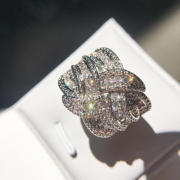 Anillo De Zirconita Super Flash Incrustado Noble Y Elegante Temperamento ProteccióN De Color De PrecisióN Anillos Europeos Y Americanos No. 10-image