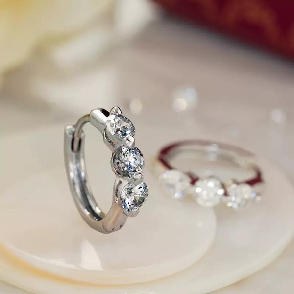 Huitan Deslumbrantes Pendientes De Aro Con Circonita CúBica De Cristal Color Pendientes De Aro Simples Y Elegantes Para Mujeres Uso Diario JoyeríA VersáTil-image