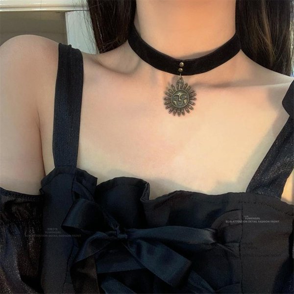 Collar De Sol Vintage Para Mujer GóTico Leon El Profesional Collar Cinta De Terciopelo Negro Retro Collar Choker De Sol-image