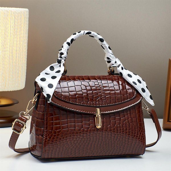 La Nueva Moda Japonesa Y Surcoreana Estampado De Cocodrilo Bolso De Mano Femenino Para Hombro Cruzado Tipo SillíN Bolso Cruzado Casual Tendencia .-image