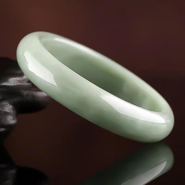 1 Szt. Naturalna Bransoletka Z Jadeitu Modna Bransoletka Z Jadeitu Prezent Dla Kobiet 58MM śWiatłO W Kolorze Zielonym-image