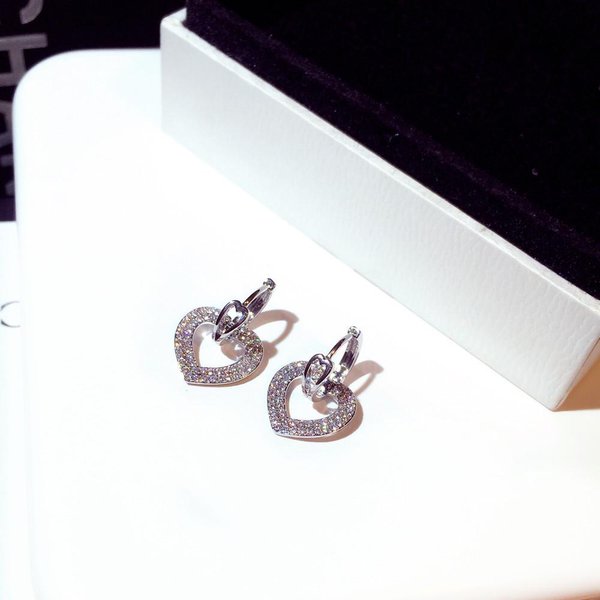 Nuevos Pendientes De Aguja De Plata Coreanos De Moda Exquisitamente Engastados Con Diamante De Agua En Forma De CorazóN Pendientes De BotóN De Temperamento Para Mujer-image