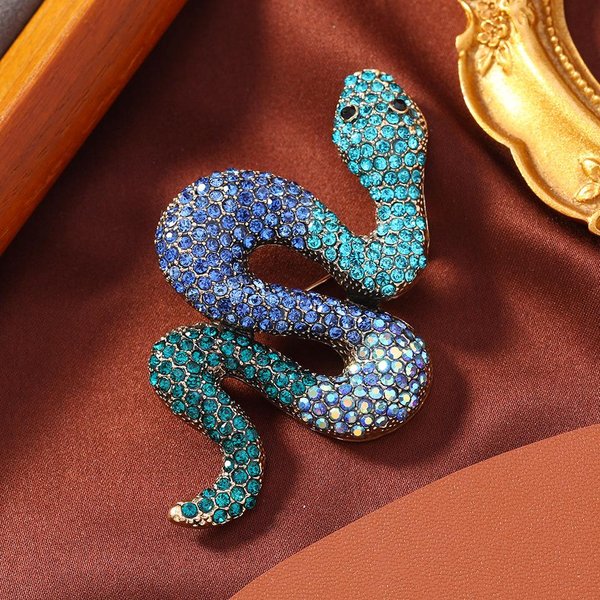 Exagerados Mujeres Hombres Broche Serpiente Industria Pesada Full Crystal Insignias Vintage CláSico Dama PedreríA Ropa Abrigo Hebillas De Pin Gray-image