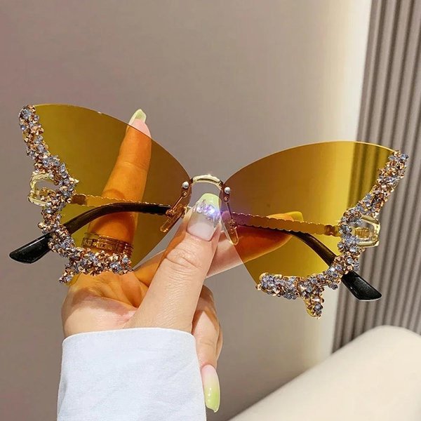 Luksusowe Diamentowe Motylkowe Okulary PrzeciwsłOneczne Damskie Retro Bez Oprawek Oversize Okulary PrzeciwsłOneczne Damskie Okulary Okulary PrzeciwsłOneczne Podróż Stylowe As Picture Beige-image