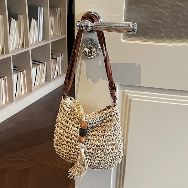 Damska RęCznie Tkana MałA Torba SiodełKo Ze SłOmy Modna Torba Na Ramię Crossbody Damska Prosty Design Letnia Torba PodróżNa PlażOwa 21X6X19Cm BeżOwy-image