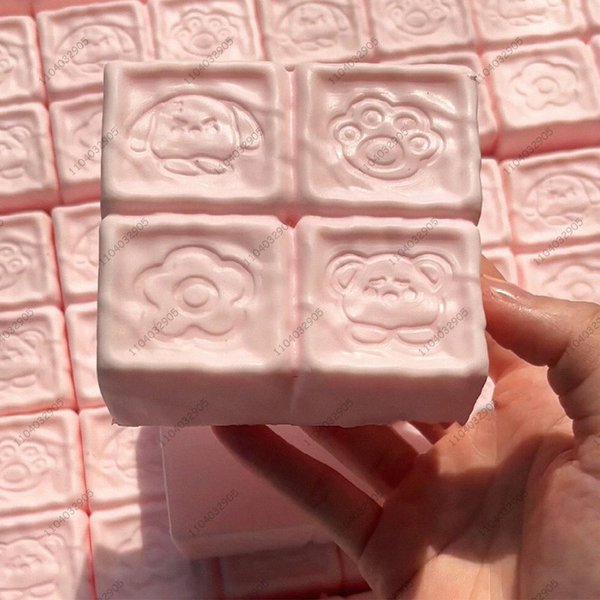 Wilgotne Truskawkowe Mleczne Czekoladowe Ciasto Chleb Squishy Zabawki Powoli RosnąCe Fidget Zabawka Sensoryczna Do Redukcji Stresu ŚCiśNij Dla Dzieci DorosłYch-image