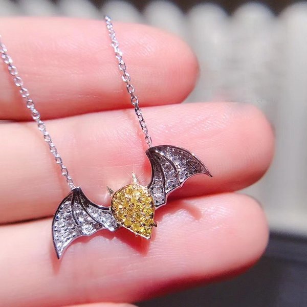 Collar De MurciéLago Europeo Y Americano Para Mujer Con ProteccióN De Color VersáTil De Alta Calidad DiseñO Nicho Moderno Collar Simple Cadena ClavíCula-image