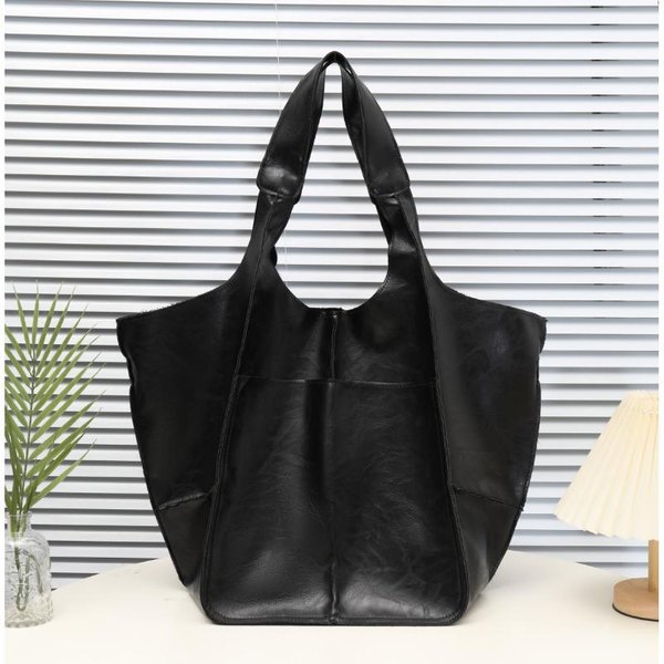 Bolso De Mujer Retro Simple Bolso Grande Empalme Cuero Suave Un Hombro Gran Capacidad Tendencia Simple Bolso Tote Negro-image