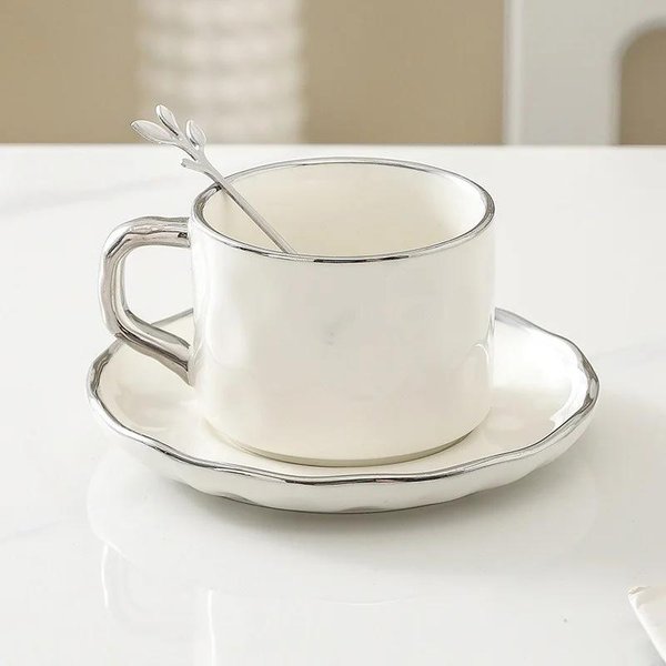 Zestaw Ceramicznych FiliżAnek Do Kawy W Stylu Europejskim Ze Spodkiem I łYżEczką, FiliżAnka Do Herbaty PopołUdniowej, FiliżAnka Do Deseru, FiliżAnka Do Mleka Na śNiadanie, Kubek Do Wody Dla Par Biurowych Beige-image