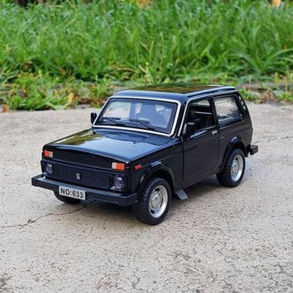 1/32 Lada Niva Klasyczny SamochóD Metalowy Model Samochodu Diecast Metalowa Zabawka SamochóD Pojazdy Model Symulacja DźWięK ŚWiatłO Kolekcja Prezent Dla Dzieci-image