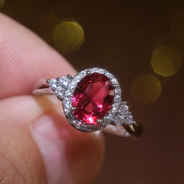 Huitan Anillos Deslumbrantes De Circonita CúBica Para Mujer RomáNtico Oval Piedra Roja Compromiso Anillo De Boda Regalo De San ValentíN Para Amante JoyeríA De Moda 10 Gray-image