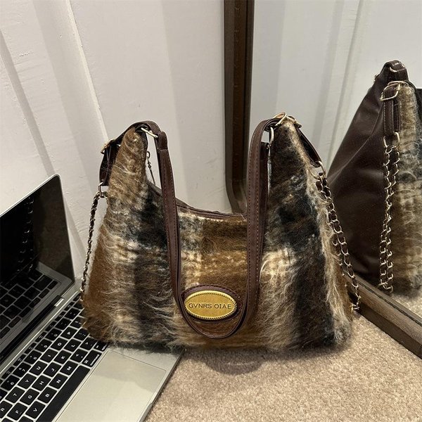 Bolso De Gran Capacidad Para Mujer OtoñO E Invierno Nuevo Bolso De Hombro De Lana A Cuadros Retro Casual VersáTil Nicho Mochila-image