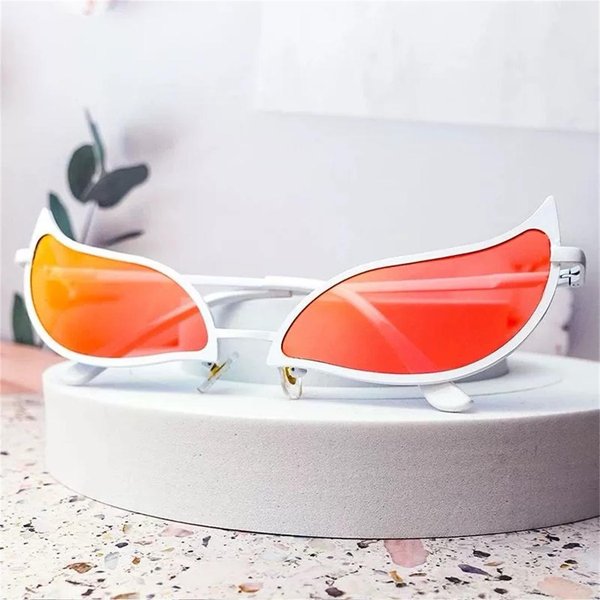 Gafas De Sol De PVC Donquixote Gafas Doflamingo Gafas De Cosplay Gafas De Sol Ojo De Gato De Anime Para Mujeres Hombres Regalo Divertido De Navidad Accesorios Para Fiesta-image