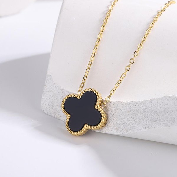 Collar Con Colgante De TréBol De Cuatro Hojas Y NáCar De Acero Inoxidable Chapado En Oro De 18 Quilates Negro-image