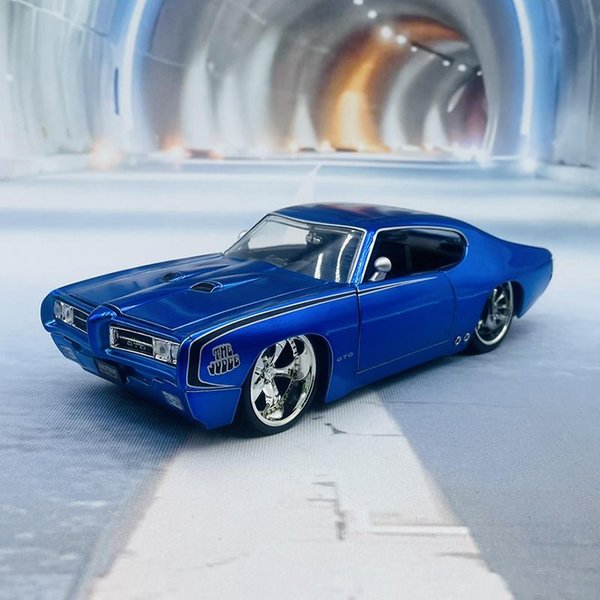 Jada 1:24 Firebird Gto Judge 1969 Metalowy SamochóD Odlewy CiśNieniowe I Pojazdy Zabawkowe Model Samochodu Model Samochodu W Skali Miniaturowej Dla Dzieci-image