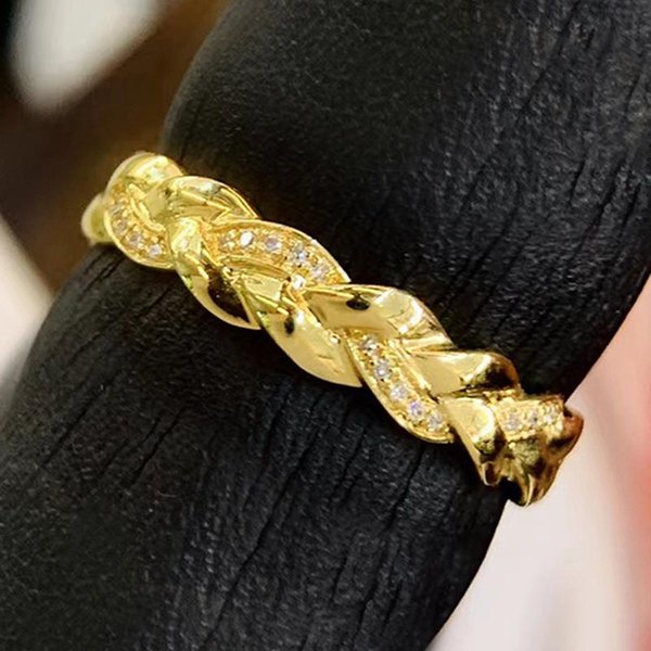 Huitan Anillos De Banda De Boda Para Mujer De Nuevo DiseñO Anillos En Forma De Torcedura Color Dorado Accesorios Femeninos De Moda Moderna JoyeríA De DeclaracióN 10 Black-image