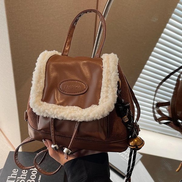 Mochila De DiseñO Nicho Para Mujer OtoñO E Invierno Nueva Mochila PequeñA Retro De Moda Mochila Casual Para Viajes Y Desplazamientos-image