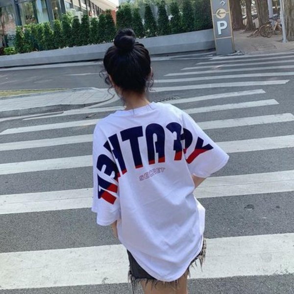 Letni BiałY T-Shirt Z KróTkim RęKawem Dla Kobiet Przystojna Ulica LuźNe Ubrania Dla Kobiet Studentki Top Z RęKawem Do PołOwy Dla Kobiet XL-image