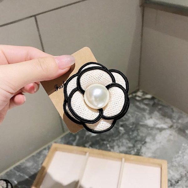 Broches De Camelia De Perlas Para Mujer Broches De Flor De Arte En Tela Pines De Solapa Para CáRdigan Bufanda Hebilla Corsage JoyeríA Accesorios De Ropa Blanco-image